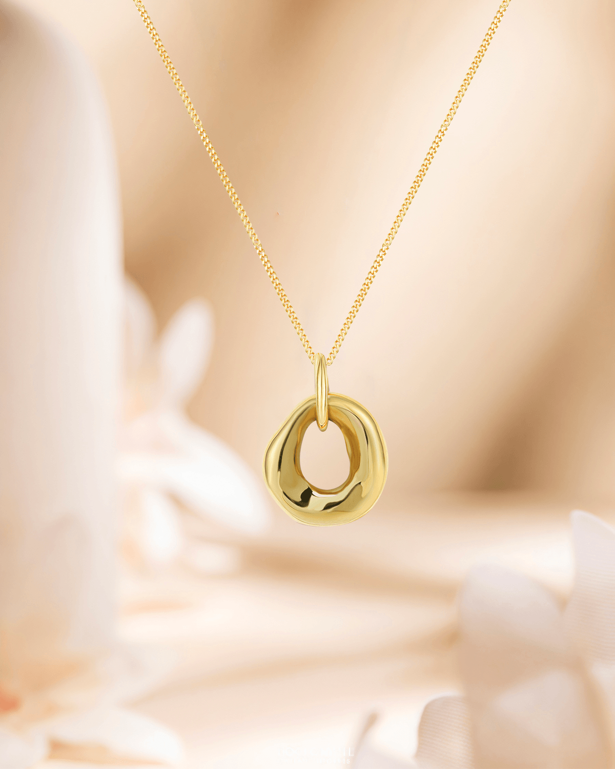 circle necklace