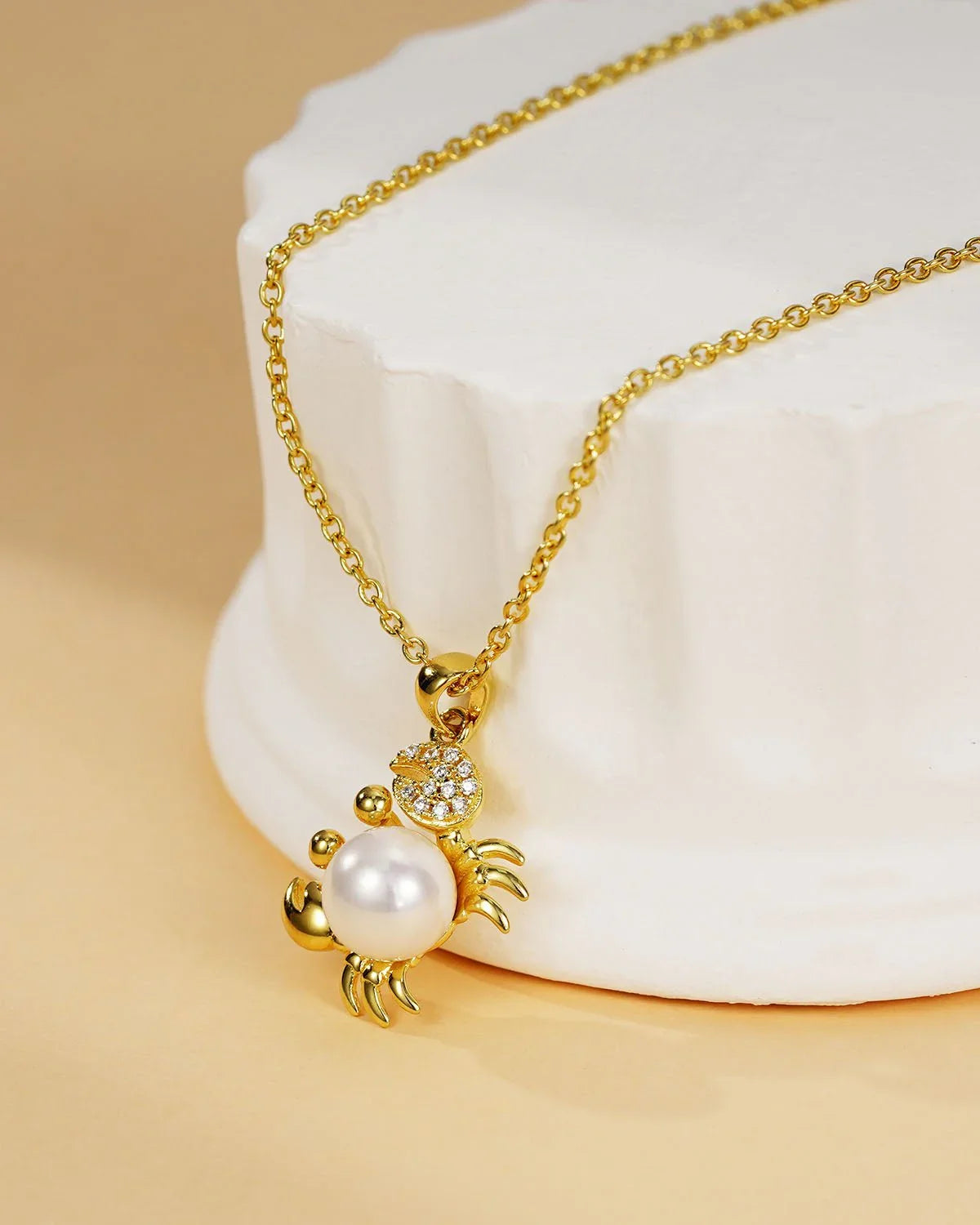 pearl pendant necklace
