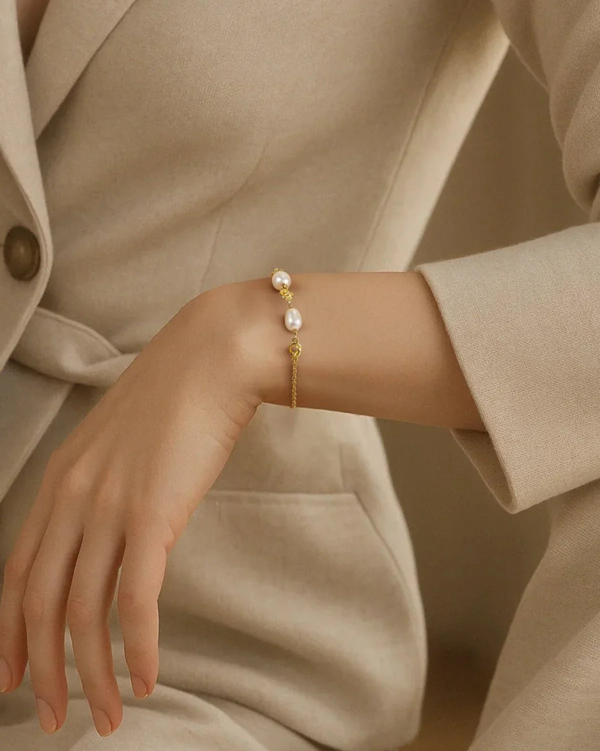 pearl and gold bracelet