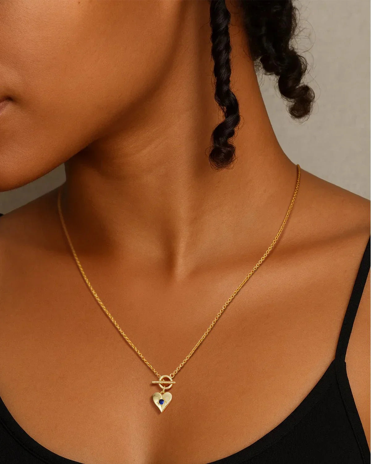 gold pendant necklace