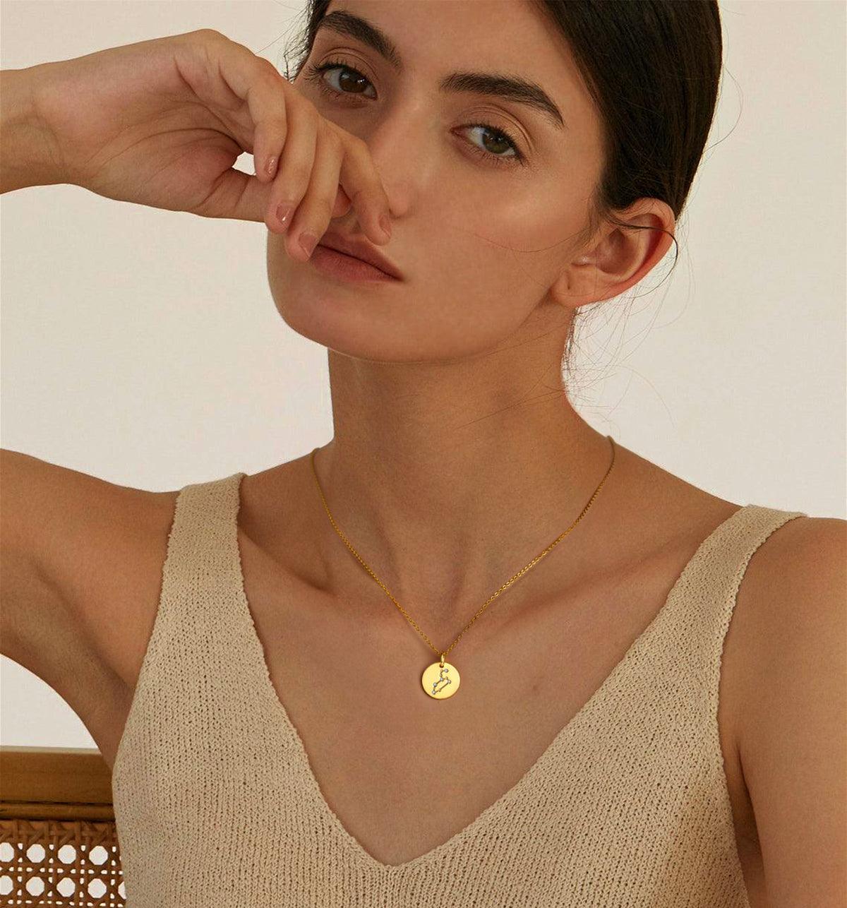 Leo Zodiac Pendant Necklace - Molenia Jewelry