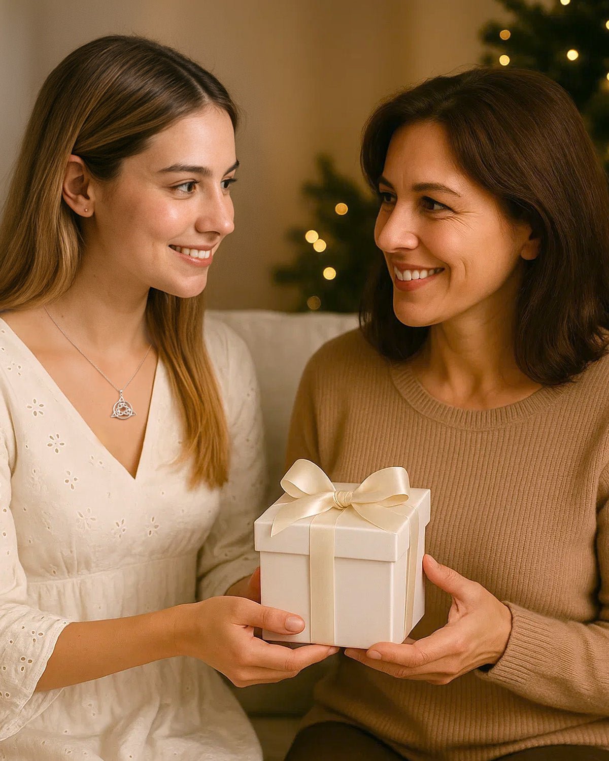 Celtic knot necklace 